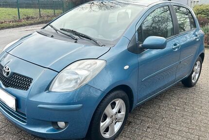 Toyota Yaris 98.400 km 4.300 &euro; Oberhausen 46047