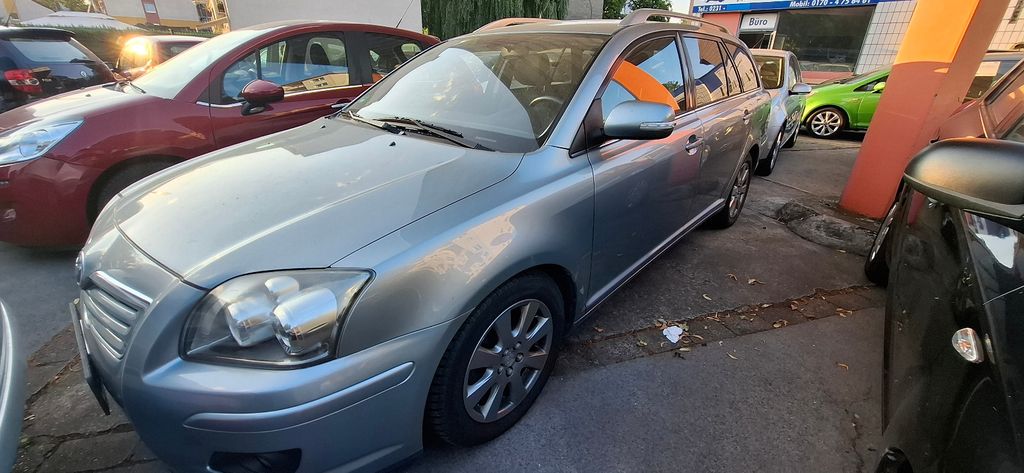 Toyota Avensis 121.300 km 4.800 &euro; Dortmund 44339