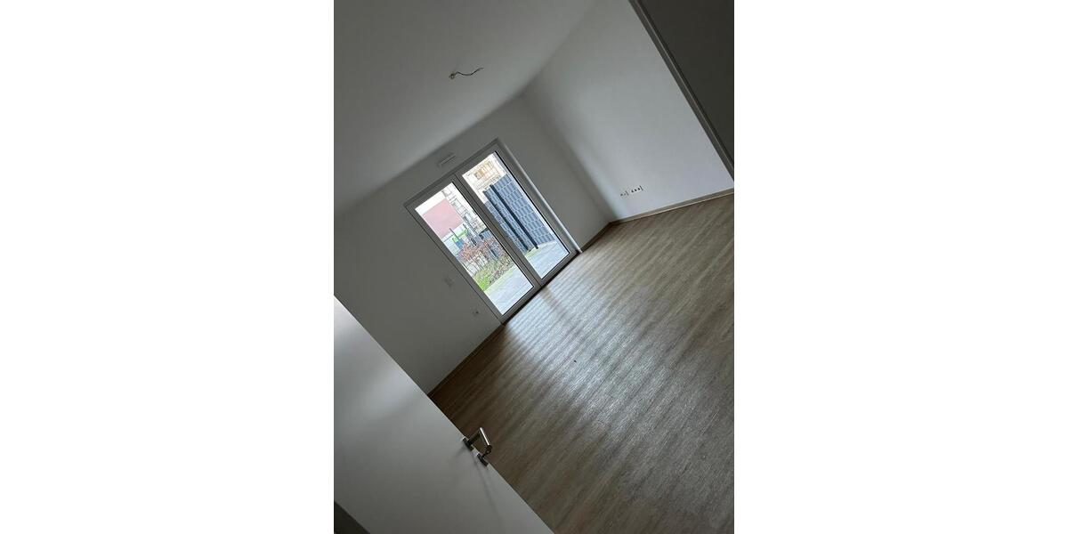 Erdgeschoßwohnung Essen Stadtbezirk VI - 3 Zimmer, 97 m&sup2;, 1.260&euro; | Angebot:25234458