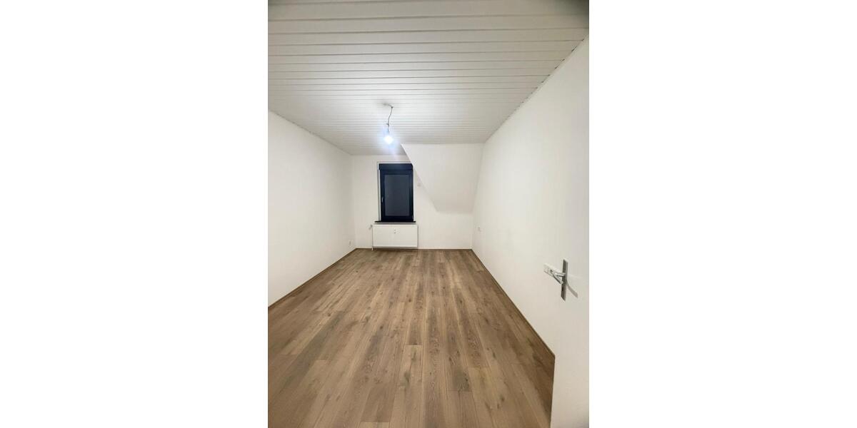 Etagenwohnung Oberhausen Alsfeld - 4 Zimmer, 85 m&sup2;, 1.300&euro; | Angebot:25050320