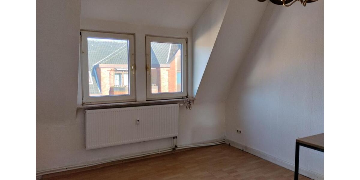 Dachgeschoßwohnung Essen Stadtbezirk III - 2 Zimmer, 65 m&sup2;, 500&euro; | Angebot:25232954