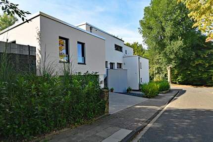 Welcome Home in Bredeney! Neuwertiges, stylisches Zuhause mit Doppelgarage & Einliegerwohnung 1 zimmer