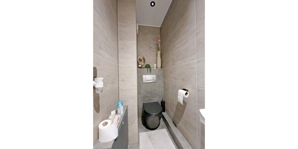 Modernes Zweifamilienhaus mit großem Garten und gehobener Ausstattung 7 zimmer