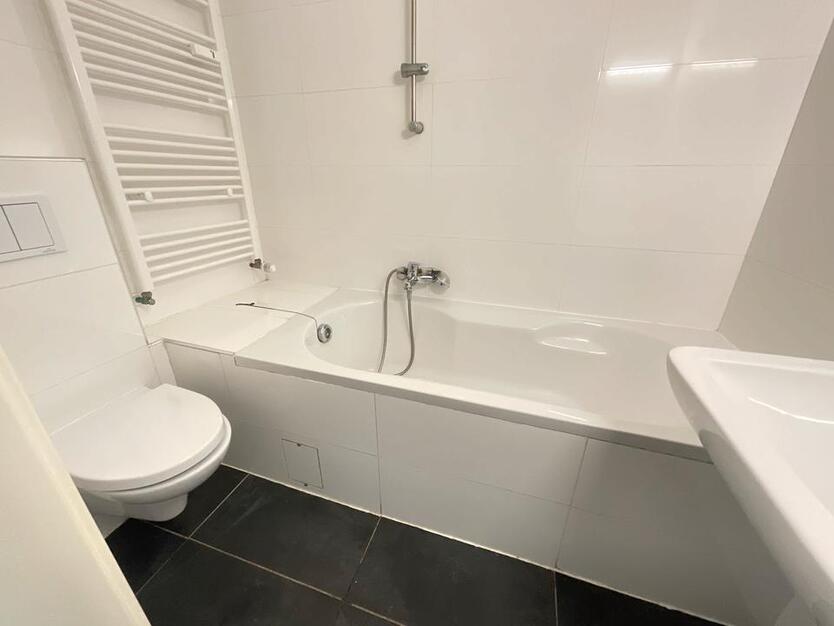 Große 3 Zimmerwohnung in historischem Haus zimmer