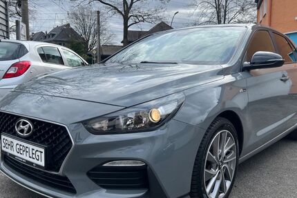 Hyundai i30 69.000 km 12.950 &euro; Essen 45357