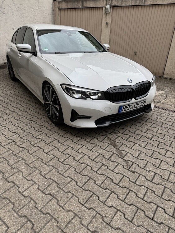 BMW 330i 61.300 km 33.500 € Herne 44623