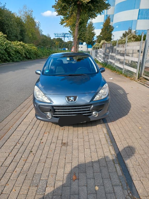 Peugeot 307 192.140 km 1.999 € essen 45355