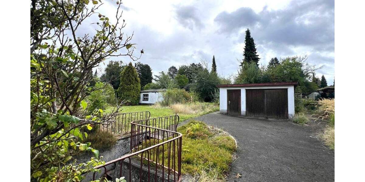 Doppelhaushälfte mit 5 Zi. + Garage auf weitläufigem Gartengrundstück in Dortmund Brackel 5 zimmer