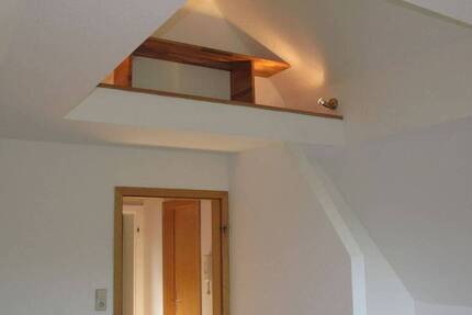 ruhige 1 ½ Zimmerwohnung, neue Einbauküche, einzugsfertig, schöne Aussicht.
