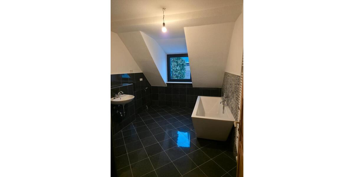 Etagenwohnung Bochum Altenbochum - 4 Zimmer, 90 m&sup2;, 750&euro; | Angebot:26384342