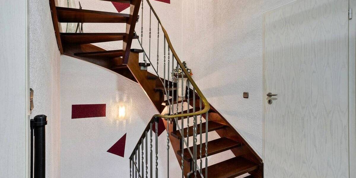 Reihenendhaus Mülheim an der Ruhr Mitte-Ost - 7 Zimmer, 184 m&sup2;, 559.000&euro; | Angebot:23935655