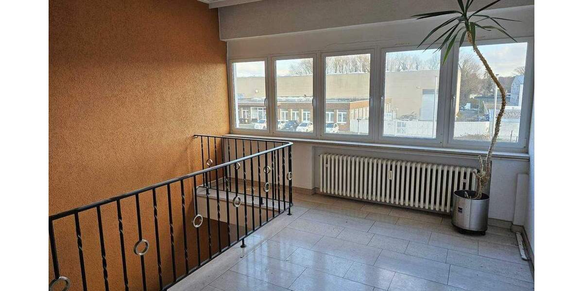 Repräsentative Büroetage in RE-Hillerheide, 380m² im 1.OG, verkehrsgünstige Lage, Klima, teilmöbliert, 8,50€m², provisionsfrei 1 zimmer