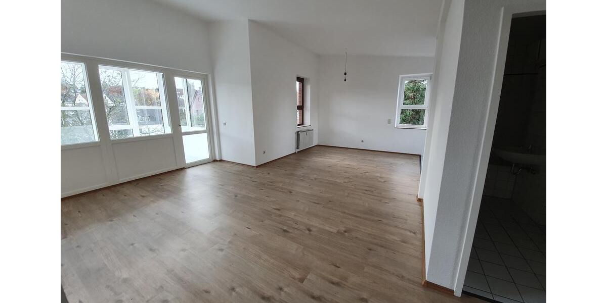 Nur mit WBS: Lichtdurchflutet & großzügig: 2-Zimmer-Wohnung mit Wintergarten zimmer