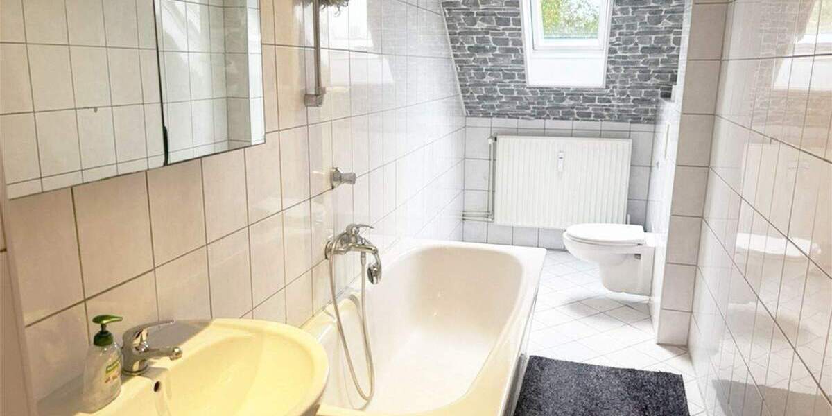 Etagenwohnung Herne Wanne - 4 Zimmer, 100 m&sup2;, 690&euro; | Angebot:23950977