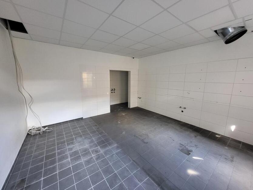 Toplage am Kaiserwall – Gastronomiegeeignete Ladenfläche mit Stil & Sichtbarkeit! zimmer