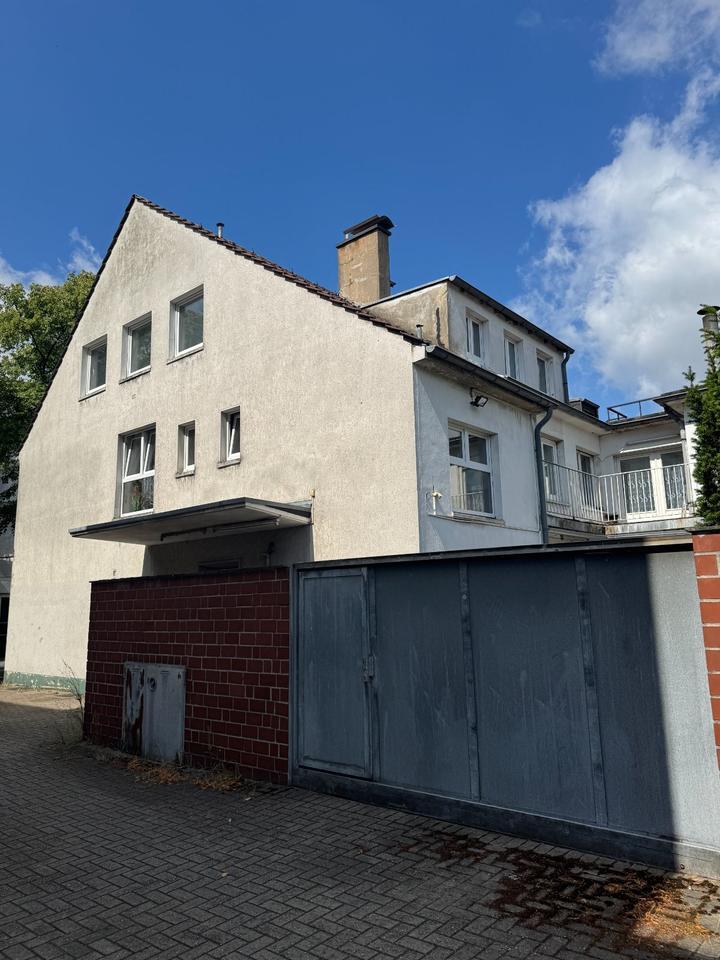 Provisionsfrei: Selbstnutzung (2 Wohnungen leer) + Vermietung zimmer