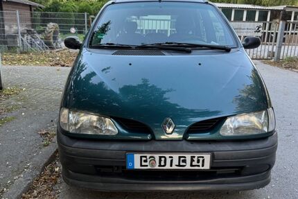 Renault Scenic 106.456 km 1.990 € Essen 45356