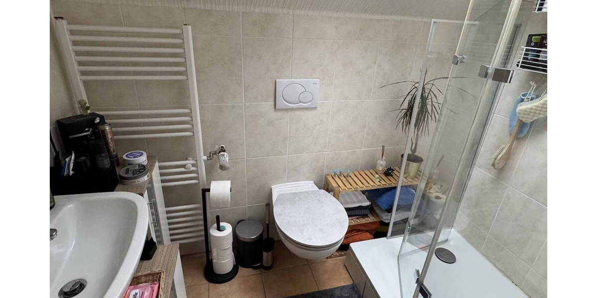 GEPFLEGTES MEHRFAMILIENHAUS MIT SCHÖNEM GARTEN IN DER MENGEDER HEIDE 1 zimmer