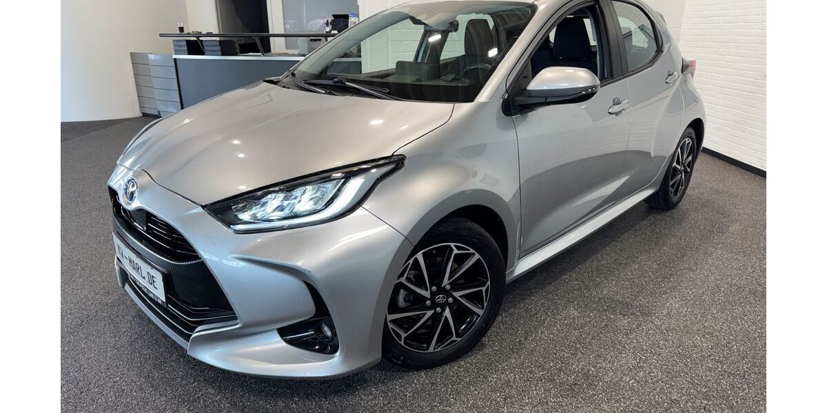 Toyota Yaris 26.000 km 16.490 &euro; Marl/Recklinghausen 45770