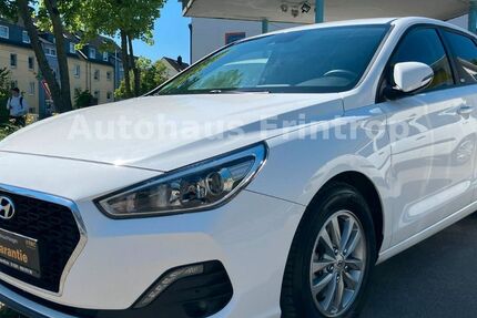 Hyundai i30 62.800 km 13.450 € Essen 45359