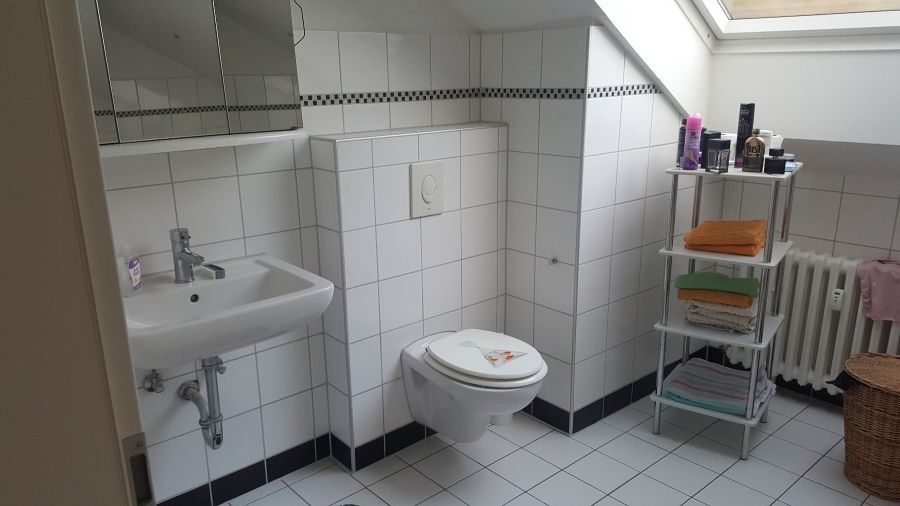 Provisionsfrei* Mehrfamilienhaus, 4 WE in Top Lage, EG 93 qm mit Garten u. Garage frei
