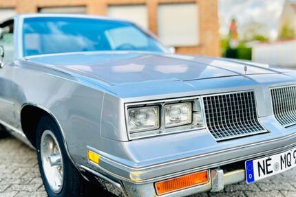 Oldsmobile Cutlass 71.110 km 9.800 &euro; Essen 45127