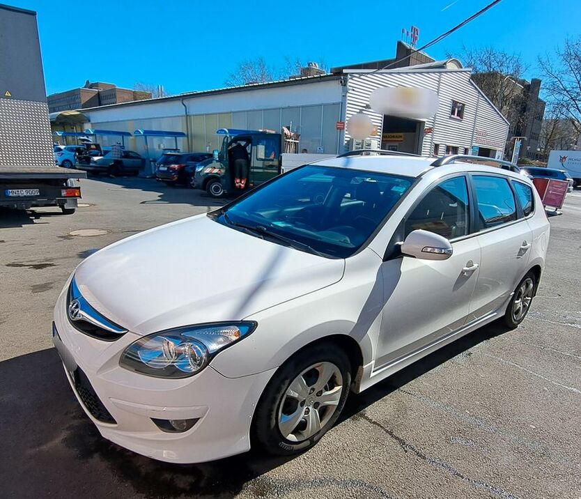 Hyundai i30 208.000 km 4.350 € Essen 45130