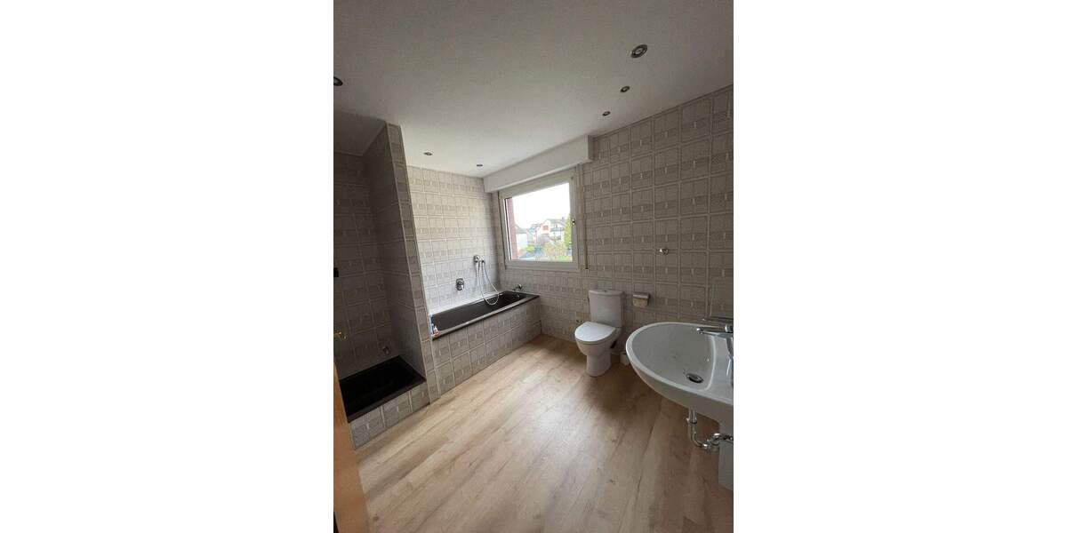 Etagenwohnung Bochum Harpen - 2 Zimmer, 83 m&sup2;, 664&euro; | Angebot:23947430