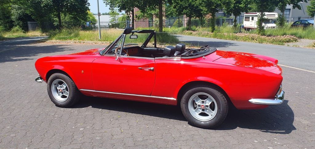 Fiat 124 Spider 15.320 km 17.900 € Hattingen 45529
