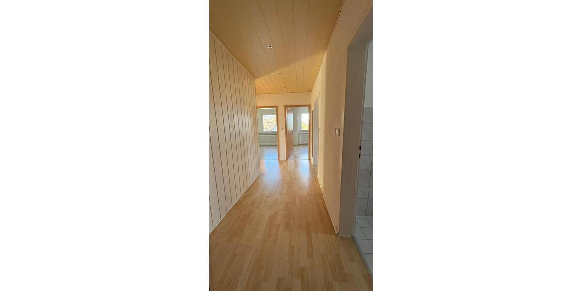 Dachgeschoßwohnung Bochum Eppendorf - 3 Zimmer, 75 m&sup2;, 690&euro; | Angebot:25874616