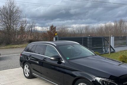 Mercedes-Benz 220 199.868 km 12.000 &euro; Bochum 44867