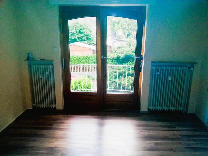 Wohnhaus mit aktuell zwei Wohnungen, einem Gästezimmer und Keller zimmer