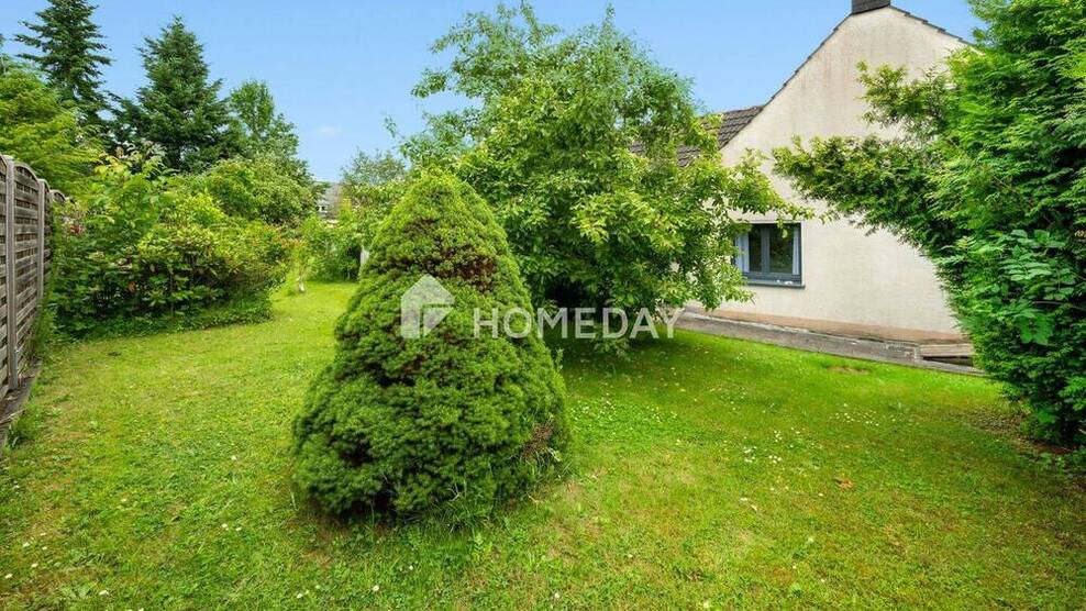 Charmantes Einfamilienhaus mit großzügigem Grundstück und vielfältigen Nutzungsmöglichkeiten 8 zimmer