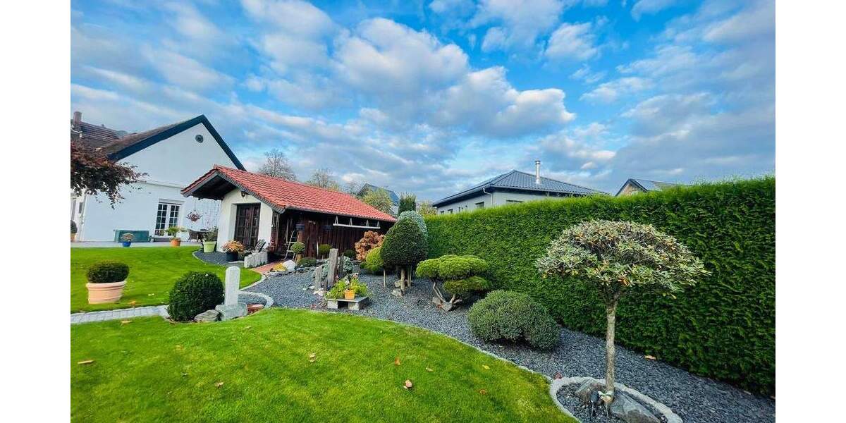 Exklusives Einfamilienhaus mit weitläufigem Garten und baureifem Bauland 5 zimmer