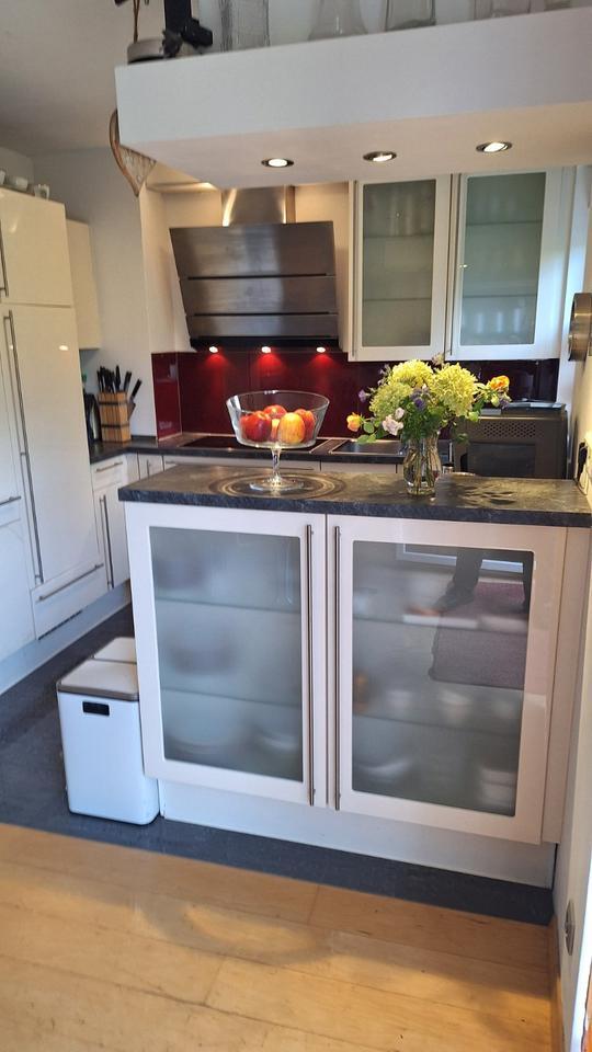 Ein Mehrfamilienhaus im Grünen von Welper, mit 3 Garagen zimmer