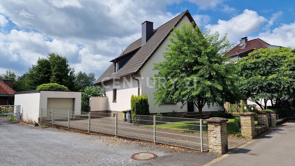 Ein- bis Zweifamilienhaus wartet auf neue Eigentümer 6 zimmer